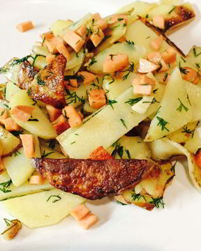 Жареная картошка с колбасой