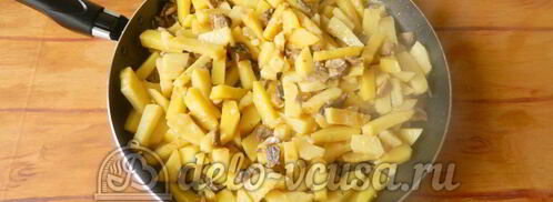 жареная картошка с шампиньонами. Шаг 8