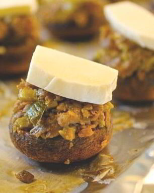 Фаршированные грибы с оливками и орехами