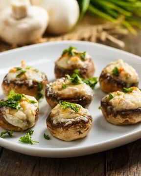 Фаршированные шампиньоны с курицей и луком