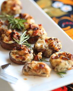 Фаршированные сыром грибы