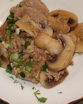 Грибы со свининой в мультиварке