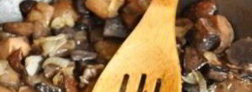 подберезовики, жареные со сметаной. Шаг 3