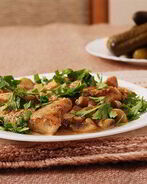 Тушеные грибы в винном соусе