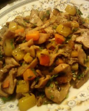 Тушеные шампиньоны с тыквой и орегано