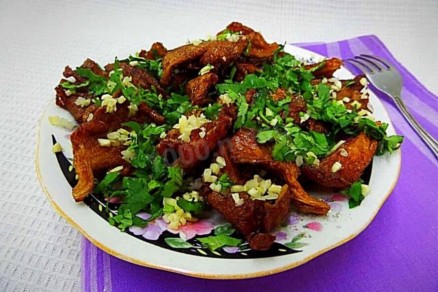 Рецепт жареные грибы с чесноком