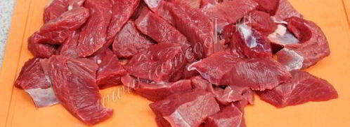 гуляш из говядины в мультиварке. Шаг 3