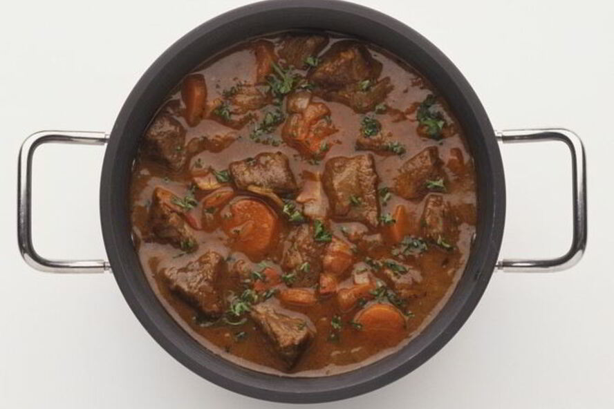 Рецепт гуляш из индейки с подливкой