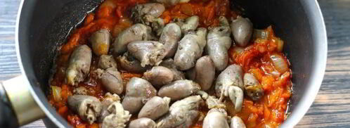 гуляш из куриных сердечек. Шаг 9