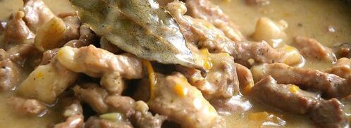 гуляш из свинины с красным вином. Шаг 9