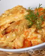 Гуляш из свинины со сметаной