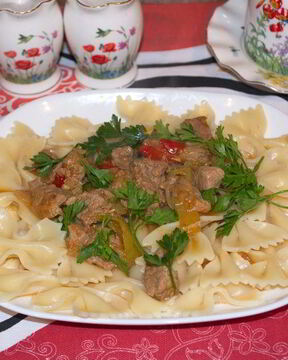 Гуляш с паприкой