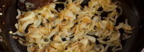 картофельное пюре с карамелизированным луком. Шаг 3