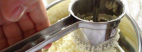 картофельное пюре со сливочным сыром. Шаг 2