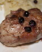 Котлета дарницкая с соусом из смородины