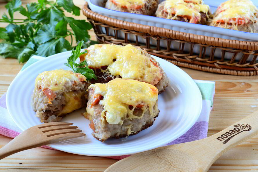 Рецепт котлеты под шубой с помидорами и сыром