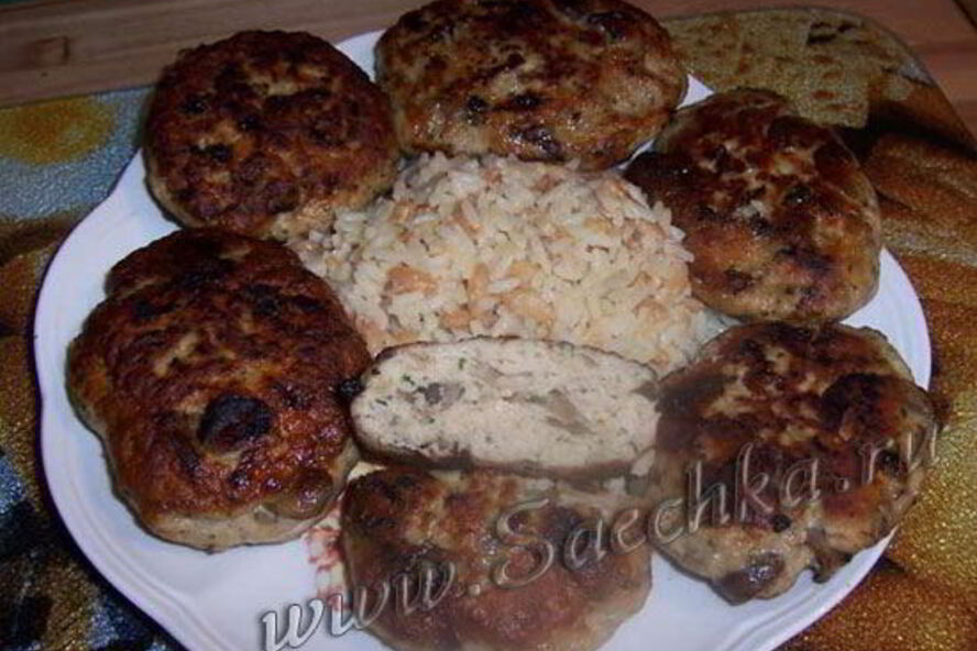 Рецепт куриные котлеты и рис с орцо на гарнир