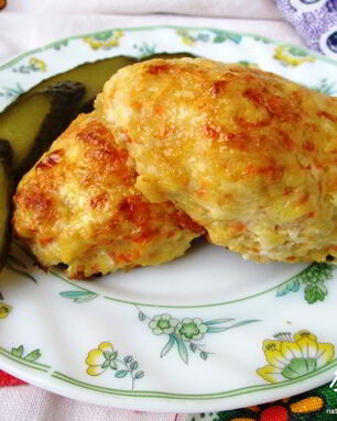 Куриные котлеты под чесночным соусом