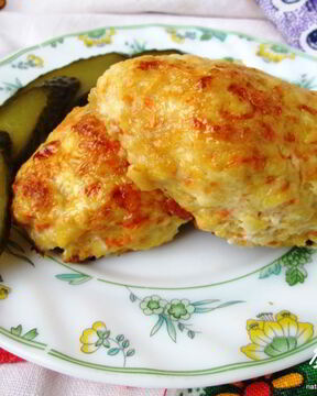 Куриные котлеты под чесночным соусом