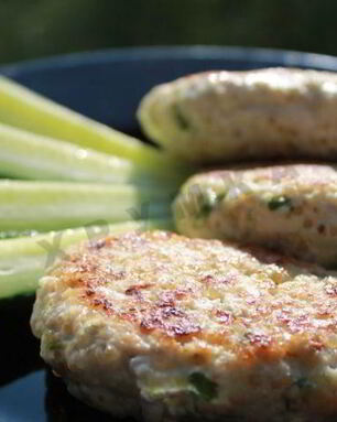 Куриные котлеты с киноа и яблоком