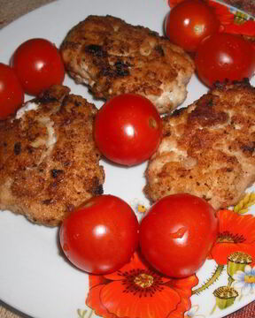 Куриные котлеты с сухарях