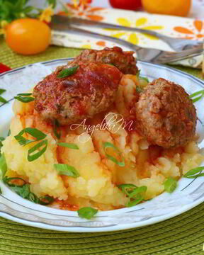 Мясные котлеты с кабачками