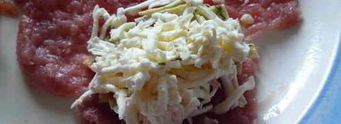 отбивная котлета с начинкой из омлетных блинчиков и козьего сыра. Шаг 5