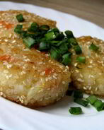 Рисовые котлетки в кунжутной панировке