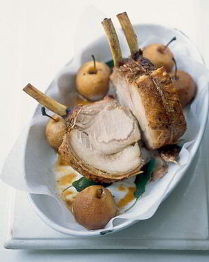 Свиные котлеты с яблоками, шалфеем и сидром