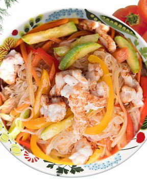 Крахмальная лапша с куриным филе и цукини