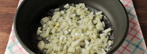 лапша с курицей и сыром на сковороде. Шаг 4