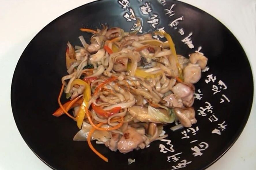 Рецепт лапша удон с курицей и овощами