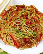 Лапша вок с овощами под соусом Терияки