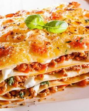 Лазанья с помидорами и говяжьим фаршем