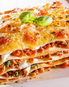 Лазанья с помидорами и говяжьим фаршем