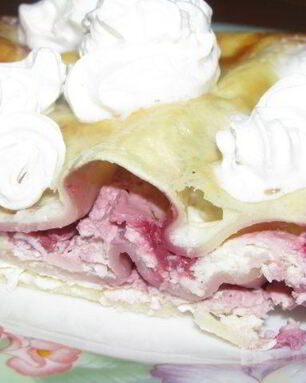 Лазанья с творогом и ягодами