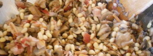 каннелони из блинчиков с грибами, беконом и кедровыми орешками. Шаг 3