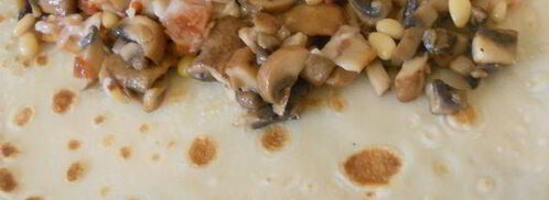 каннелони из блинчиков с грибами, беконом и кедровыми орешками. Шаг 4