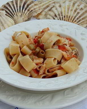 Паста Каламарата с рыбным соусом