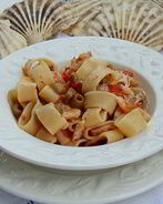 Паста Каламарата с рыбным соусом