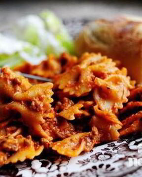 Паста с индейкой, сыром и сметаной