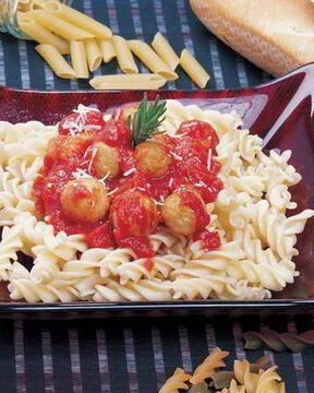 Паста с куриными шариками