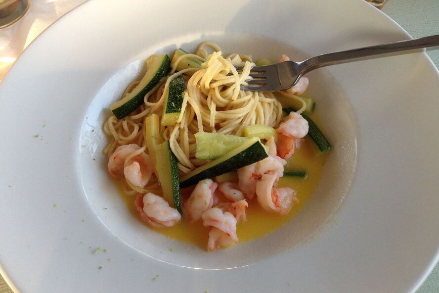 Рецепт паста с цукини и королевскими креветками