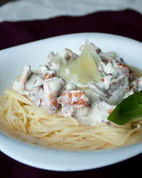 Спагетти с лисичками в сливочном соусе