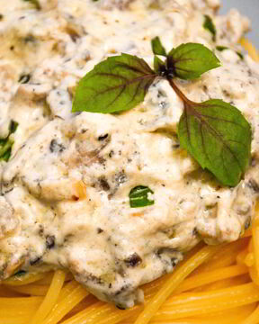 Спагетти со сливочно-грибным соусом Дор-блю