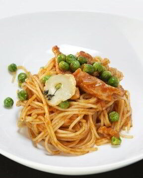 Спагетти со свининой в томатном соусе