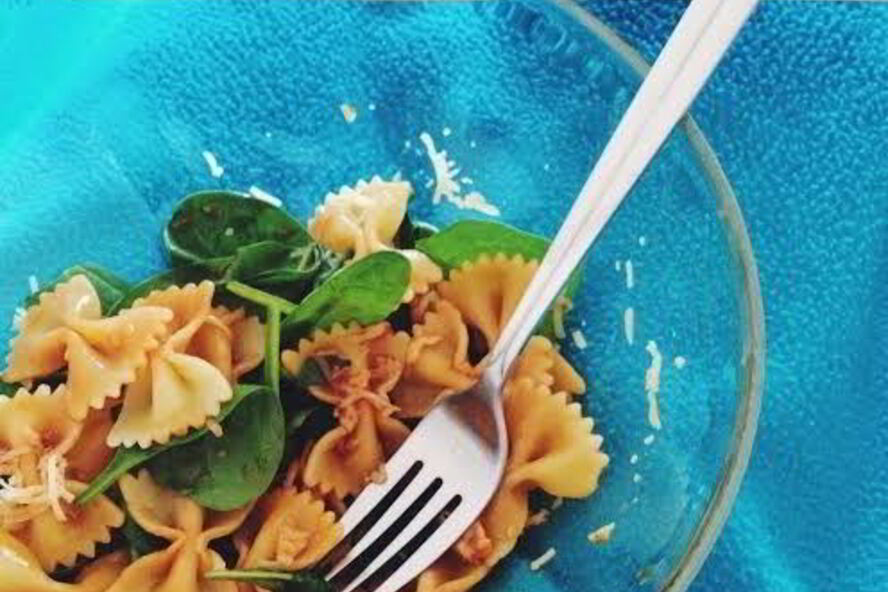 Рецепт вегетарианская паста со шпинтом и пикантной заправкой