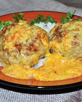 Биточки в молочном соусе