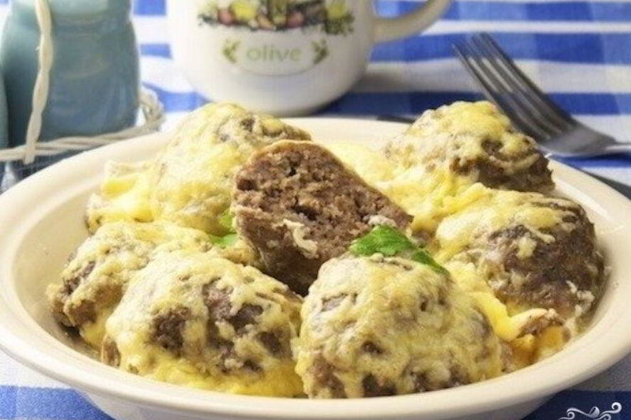 Рецепт куриные биточки с сыром