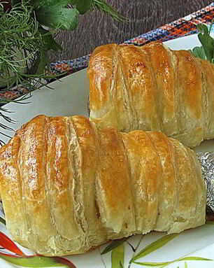 Куриные голени в слоеном тесте